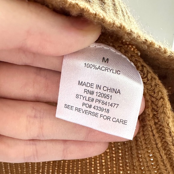 Pink Rose Gold Cable Knit Sweater, Crewneck Sweater, Size Medium - Picture 10 of 16